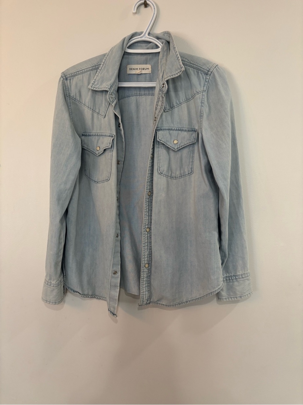 Denim forum, jean shirt, snap buttons western style